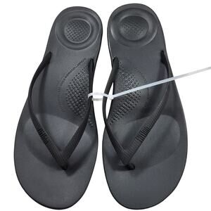 FitFlop iQushion ergonomic flip-flops in black Women's size 10